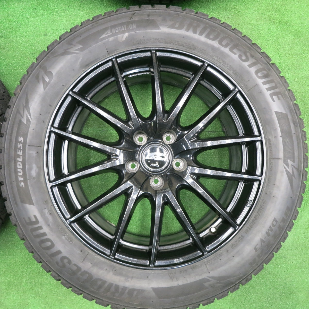 [送料無料] バリ溝！22年！キレイ！9分★スタッドレス 235/60R18 ブリヂストン ブリザック DM-V3 SCHNEIDER MiD シュナイダー 18インチ PCD114.3/5H★4112507TNス