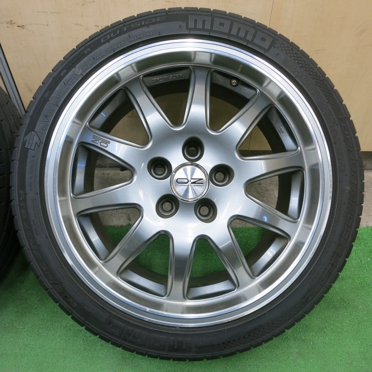 [送料無料] バリ溝！22年！キレイ！8.5分★O・Z TRIBE EVO 215/45R17 モモ TOPRUN M300 AS SPORT OZ 17インチ PCD114.3/5H★4103001ナノ