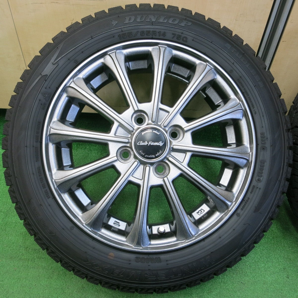 *送料無料* バリ溝！22年！キレイ！ほぼ10分★スタッドレス 155/65R14 ダンロップ ウインターマックス WM02 Club Family 14インチ PCD100/4H★4040209イス