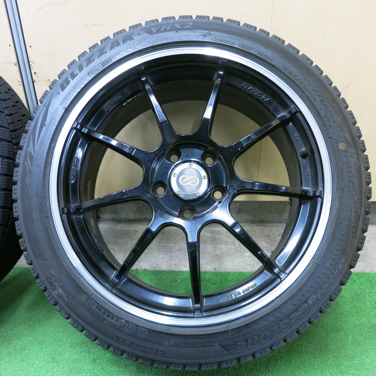 *送料無料* バリ溝！9.5分★スタッドレス ENKEI RSM9 225/45R18 ブリヂストン ブリザック VRX2 エンケイ 18インチ PCD114.3/5H★4070301ナス