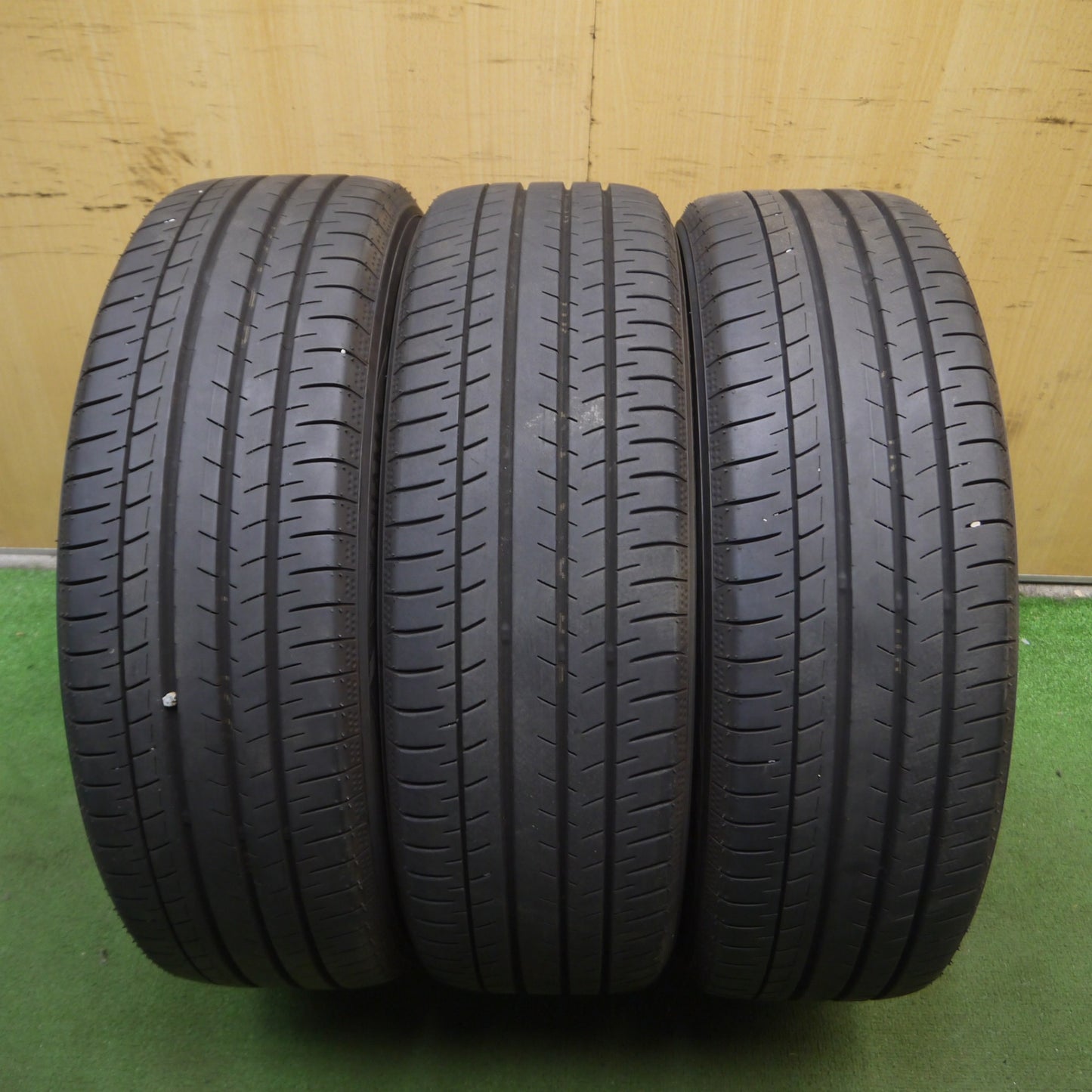 *送料無料* バリ溝！23年！キレイ！9.5分★トヨタ 60系 プリウス 純正 195/50R19 ヨコハマ BluEarth-GT AE51 19インチ PCD114.3/5H★4051302Hノ