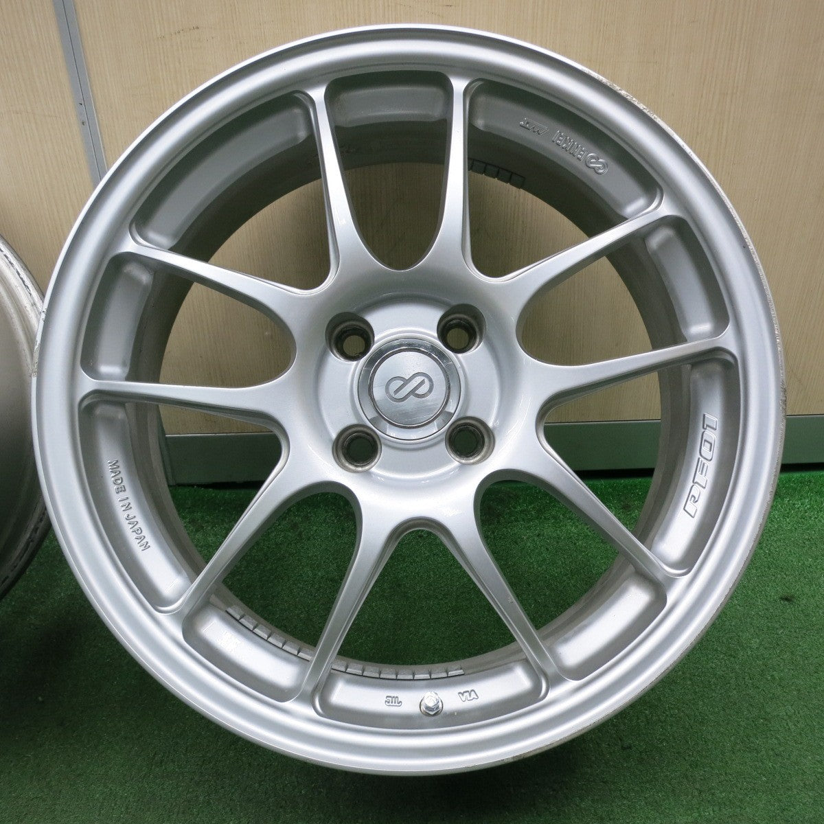 *送料無料* 4本価格★ENKEI PF01 エンケイ 17インチ ホイール 17×6.5J PCD100/4H★4061101NJホ