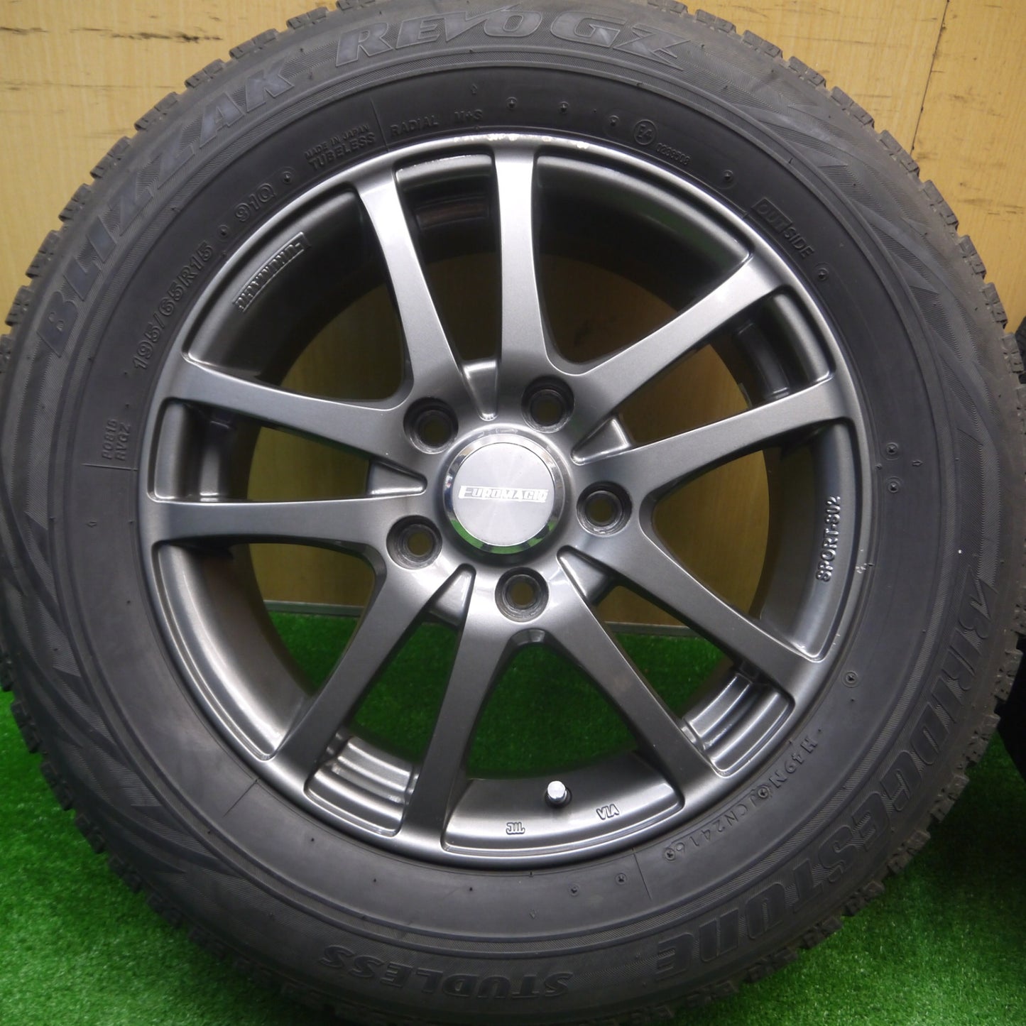 *送料無料* キレイ★EUROMAGIC SPORT-S02 195/65R15 スタッドレス ブリヂストン ブリザック REVO GZ ユーロマジック PCD114.3/5H★4091003Hス