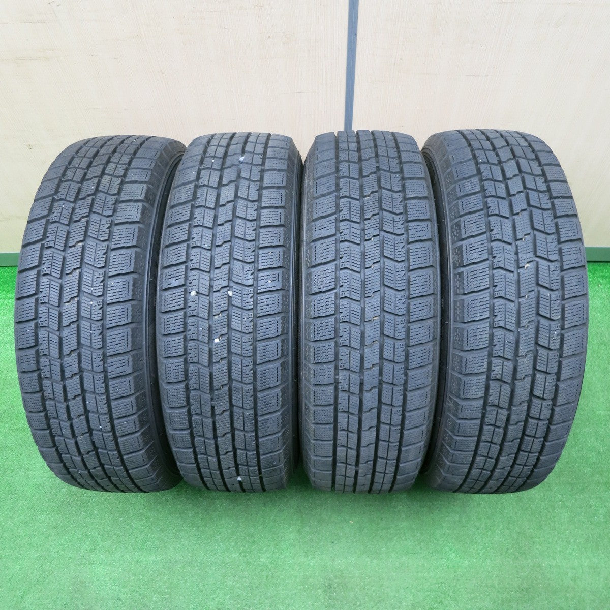 [送料無料] バリ溝！20年！キレイ！9.5分★スタッドレス 195/65R16 グッドイヤー アイスナビ7 ravrion RS01 ラブリオン 16インチ PCD100/4H★4113005NJス