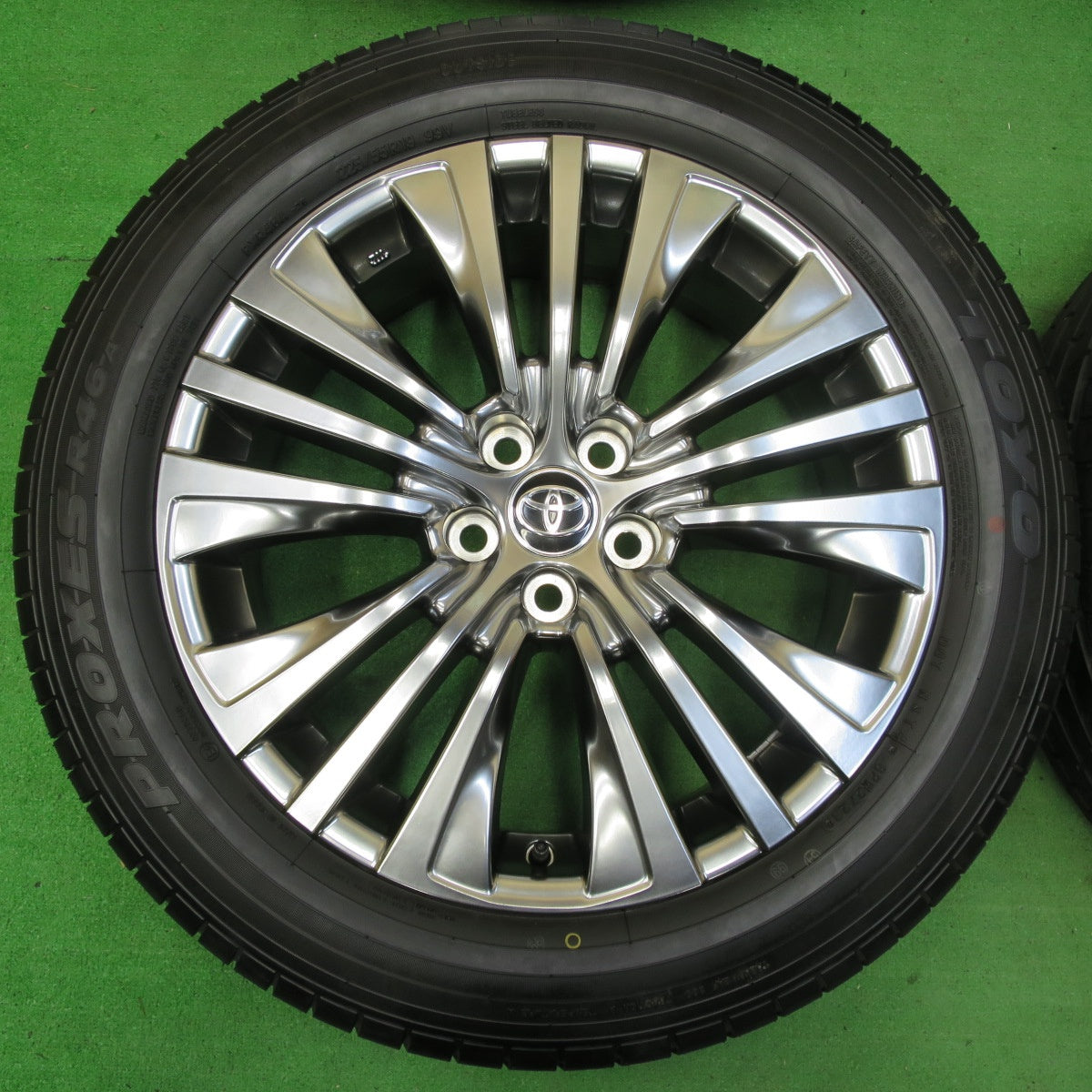 *送料無料* 新車外し！23年★トヨタ 80系 ハリアー Z 純正 225/55R19 トーヨー プロクセス R46A 19インチ PCD114.3/5H★4070301イノ