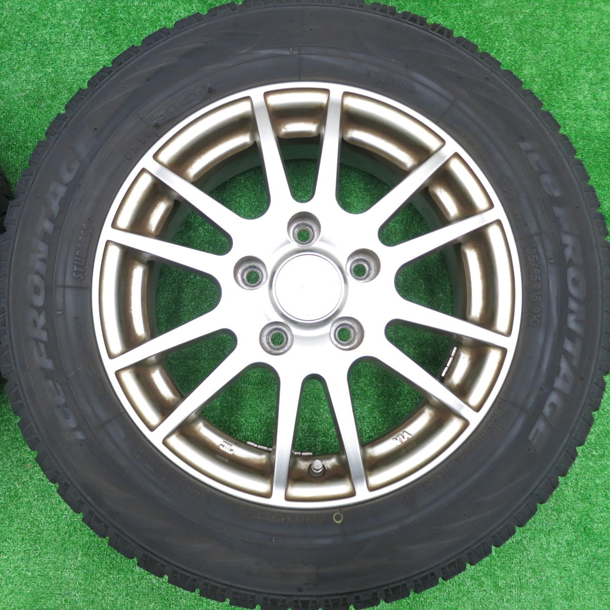 *送料無料* バリ溝！21年！9.5分以上★スタッドレス 195/65R15 アイスフロンテージ VELVA ヴェルヴァ 15インチ PCD114.3/5H★4072702HAス