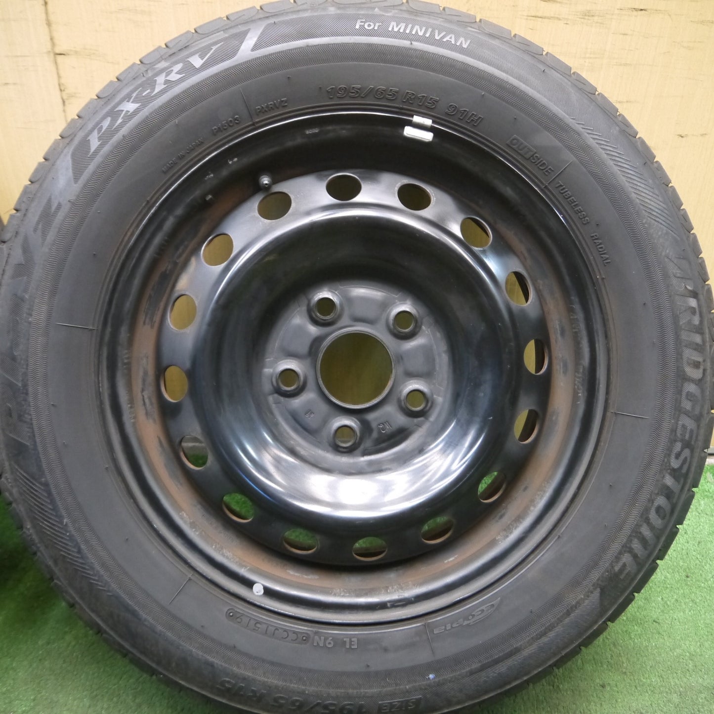 *送料無料* バリ溝！9分★195/65R15 ブリヂストン プレイズ PX-RV スチール ホイール 15インチ PCD114.3/5H★4032211Hノ