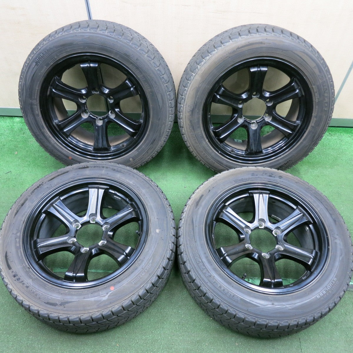 *送料無料* バリ溝！8.5分★KEELER 215/60R17 スタッドレス ダンロップ ウインターマックス SJ8 キーラー 17インチ PCD139.7/6H★4053004HAス