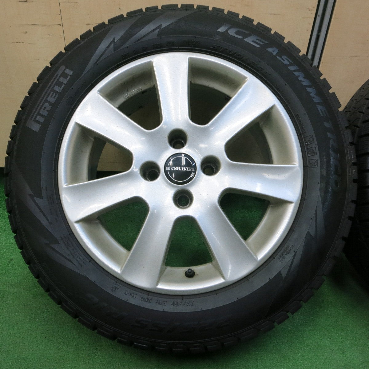 *送料無料* バリ溝！8.5分★プジョー等 BORBET 225/55R16 スタッドレス ピレリ アイスアシンメトリコ ボルベット PCD108/4H★4052810イス