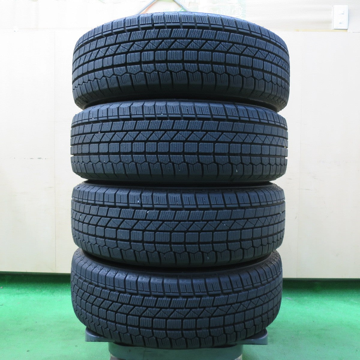 *送料無料* バリ溝！23年！ほぼ10分★スタッドレス 185/65R15 ケンダ KR36 アイステック ネオ D.O.S. DOS 15インチ PCD100/4H★4072006イス