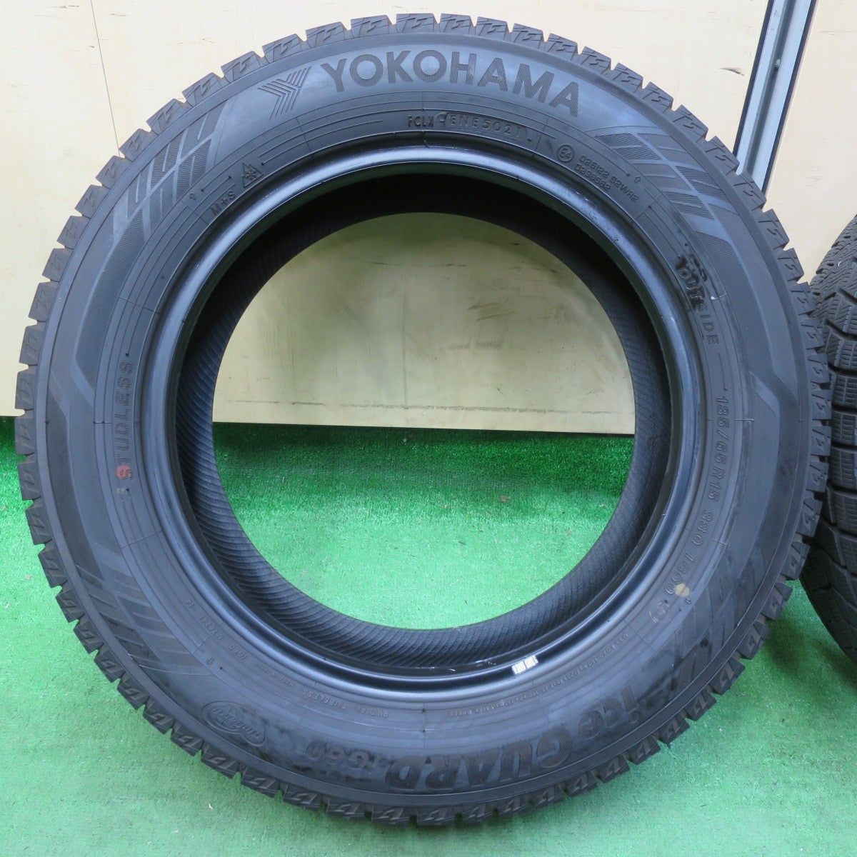 [送料無料] バリ溝！21年！9.5分★スタッドレス 185/65R15 ヨコハマ アイスガード iG60 タイヤ 15インチ アクア ヤリス フリード ノート等★4092803イスタ