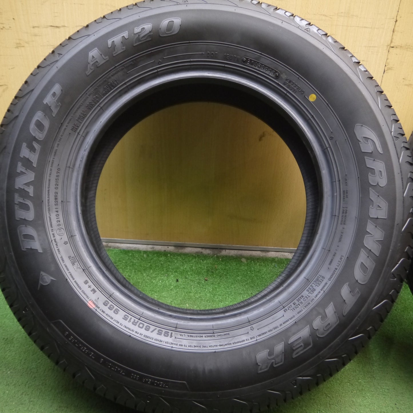 *送料無料* 新車外し★195/80R15 ダンロップ AT20 グラントレック 15インチ タイヤ ジムニー シエラ 等★4040505Hノタ