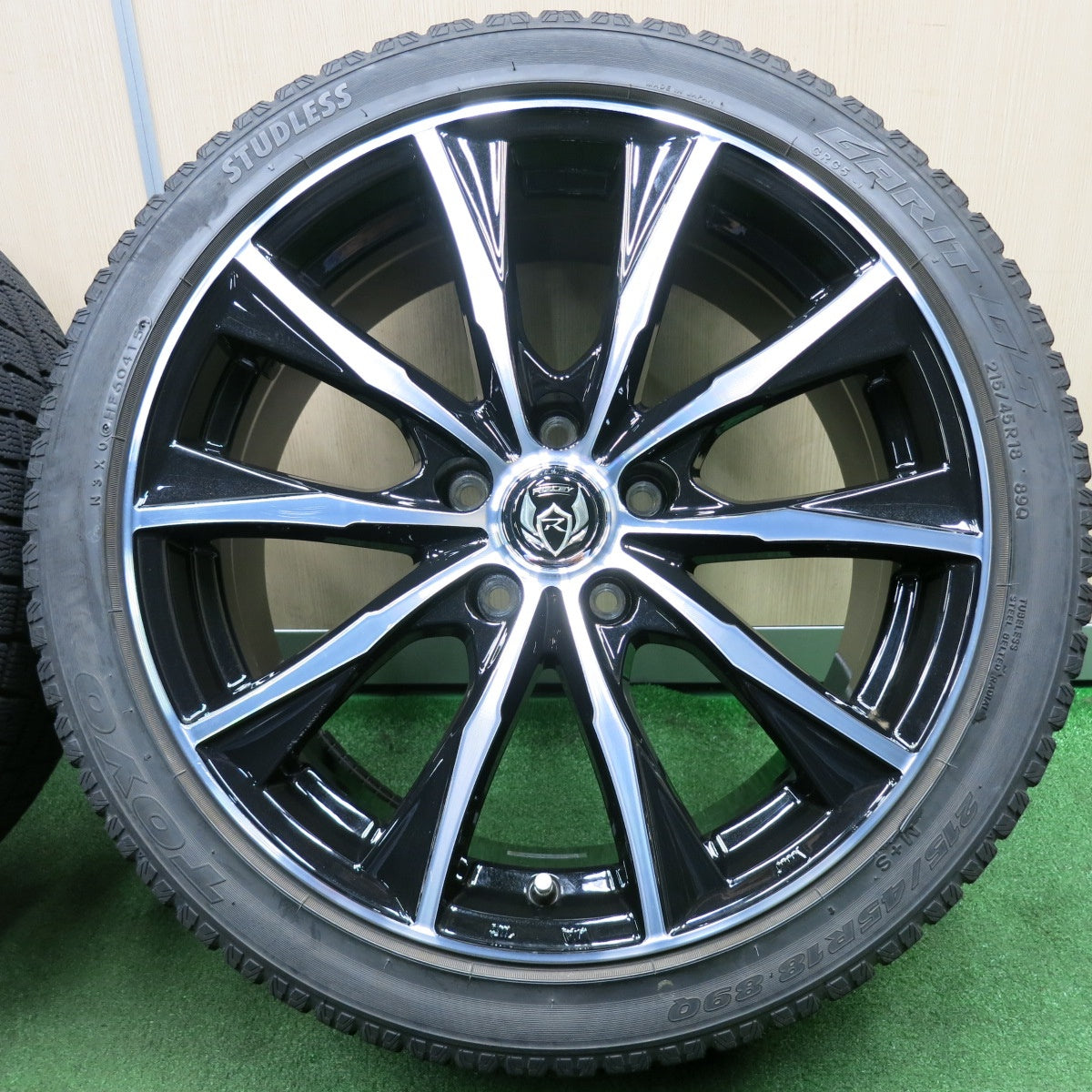 *送料無料* バリ溝！キレイ！9分★スタッドレス 215/45R18 トーヨー ガリット G5 RiZLEY ライツレー 18インチ PCD114.3/5H★4051809NJス