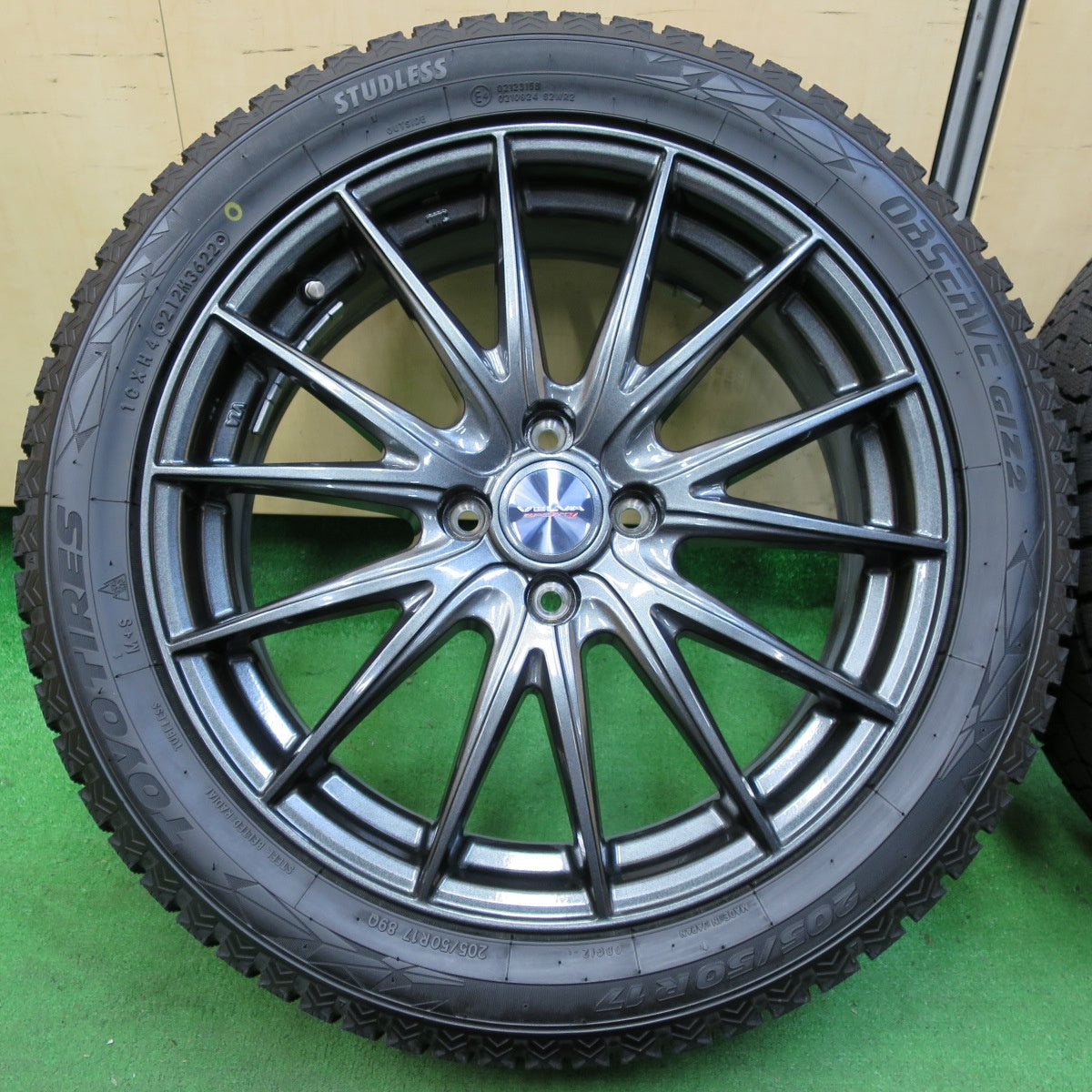 *送料無料* 超バリ溝！22年！キレイ！ほぼ10分★スタッドレス 205/50R17 トーヨー オブザーブ GIZ2 VELVA SPORTZ ヴェルヴァ 17インチ PCD100/4H★4060505イス