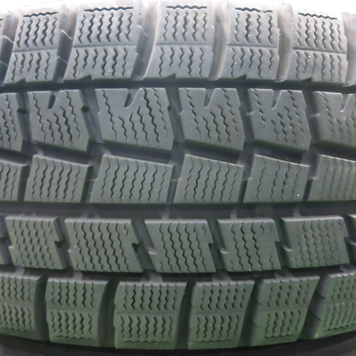 *送料無料* バリ溝！8.5分★スタッドレス 195/65R15 ダンロップ ウインターマックス WM01 SEIN ザイン 15インチ PCD114.3/5H★4052205HAス