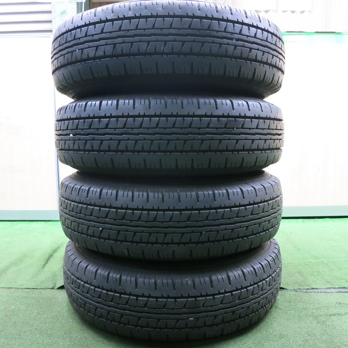 *送料無料* バリ溝！9.5分★トヨタ 200系 ハイエース 純正 スチール 195/80R15 107/105L ダンロップ エナセーブ VAN01 PCD139.7/6H★4062802HAノ