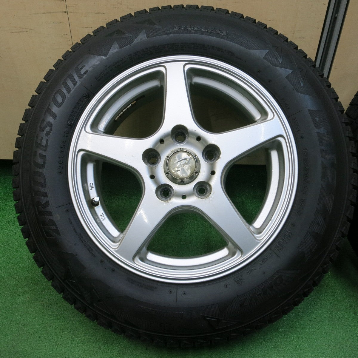 *送料無料* 4本価格★スタッドレス 175/80R15 ブリヂストン ブリザック DM-V2 Treffer weds トレファー PCD114.3/5H★4040202イス