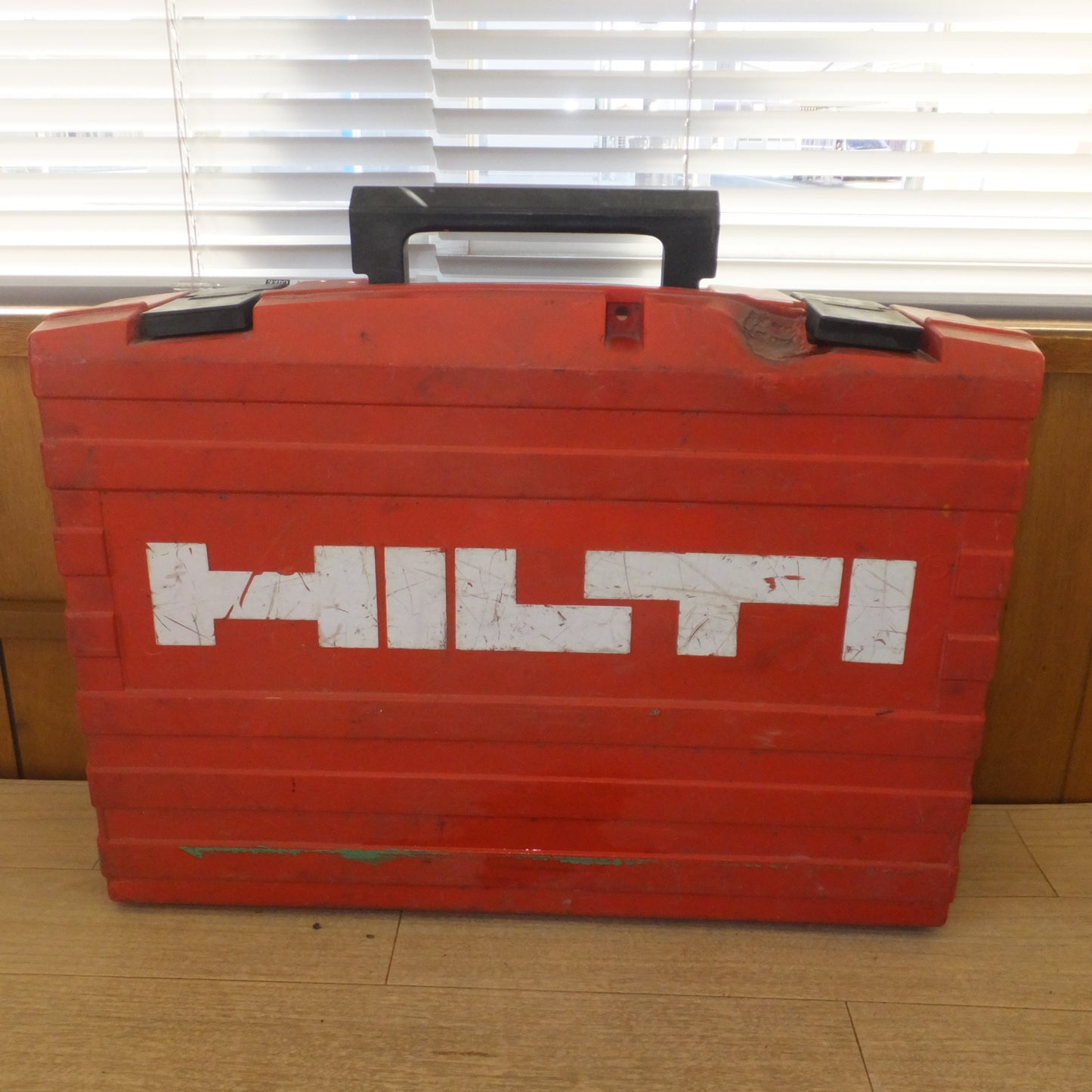 [送料無料] ★ヒルティ HILTI ロータリーハンマードリル TE15-C　100V 710W 50-60Hz★