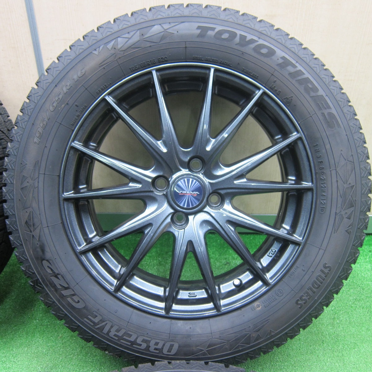 [送料無料] バリ溝！21年！キレイ！9分★スタッドレス 195/65R16 トーヨー オブザーブ GIZ2 VELVA SPORTZ ヴェルヴァ 16インチ PCD100/4H★4121003TNス