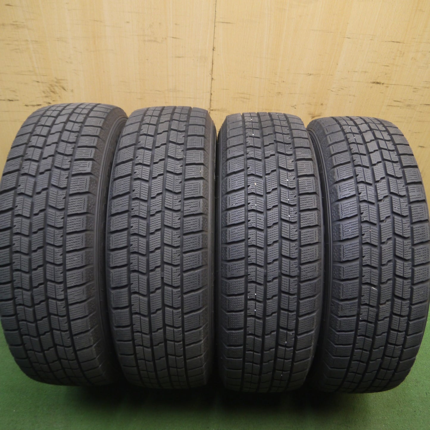 *送料無料* バリ溝！22年！キレイ！9.5分★スタッドレス 195/65R16 グッドイヤー アイスナビ7 ravrion RS01 ラブリオン 16インチ PCD100/5H★4043006Hス