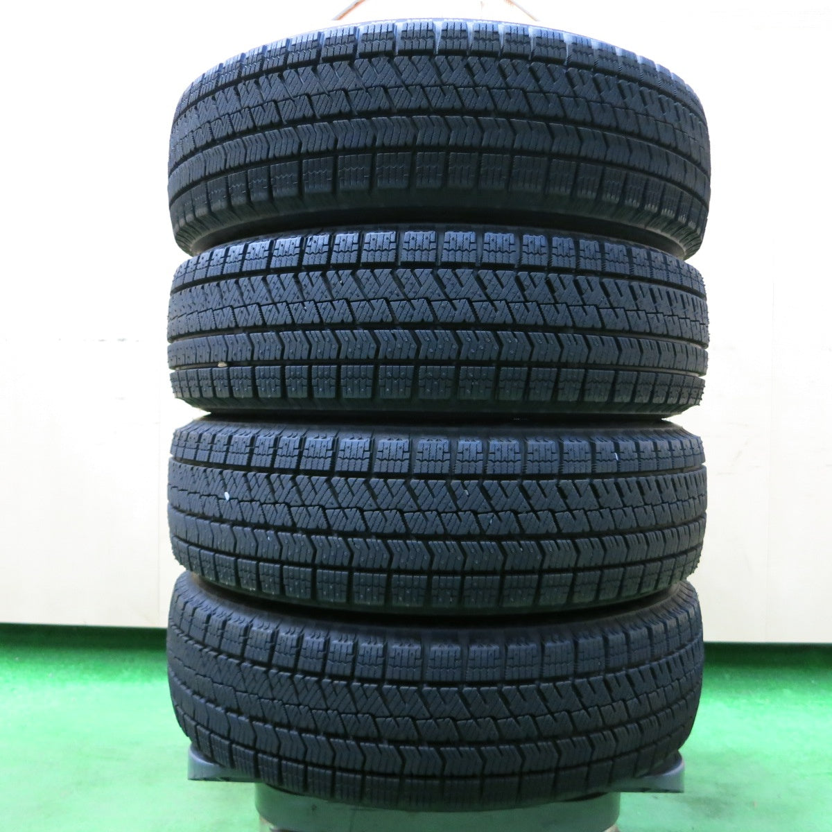 *送料無料* バリ溝！21年！キレイ！ほぼ10分★スタッドレス 155/65R14 ブリヂストン ブリザック VRX2 JOKER ジョーカー 14インチ PCD100/4H★4051407イス