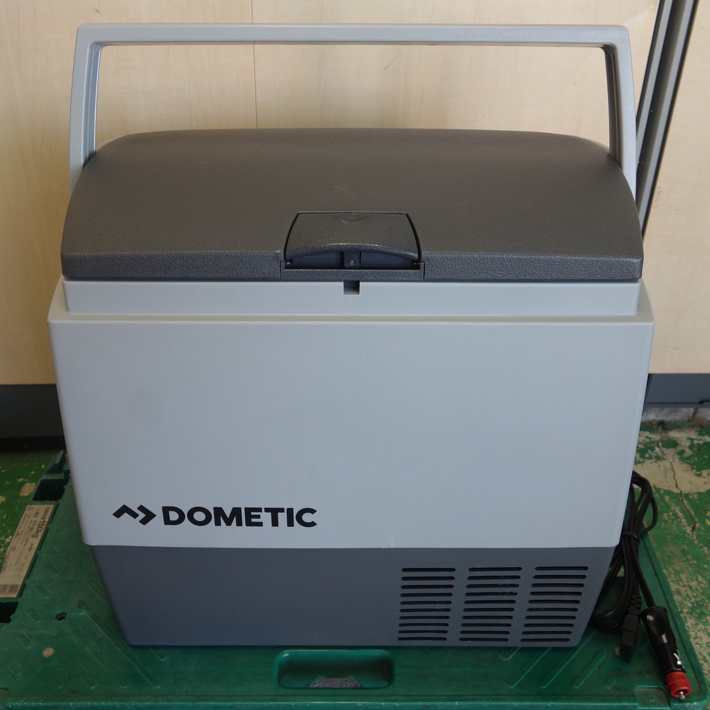 [送料無料] ☆DOMETIC 冷蔵庫 クーラーボックス Cool Freeze CDF18 DC 12/24V 電源コード 付き 自動車用 キャンピングカー 車中泊☆