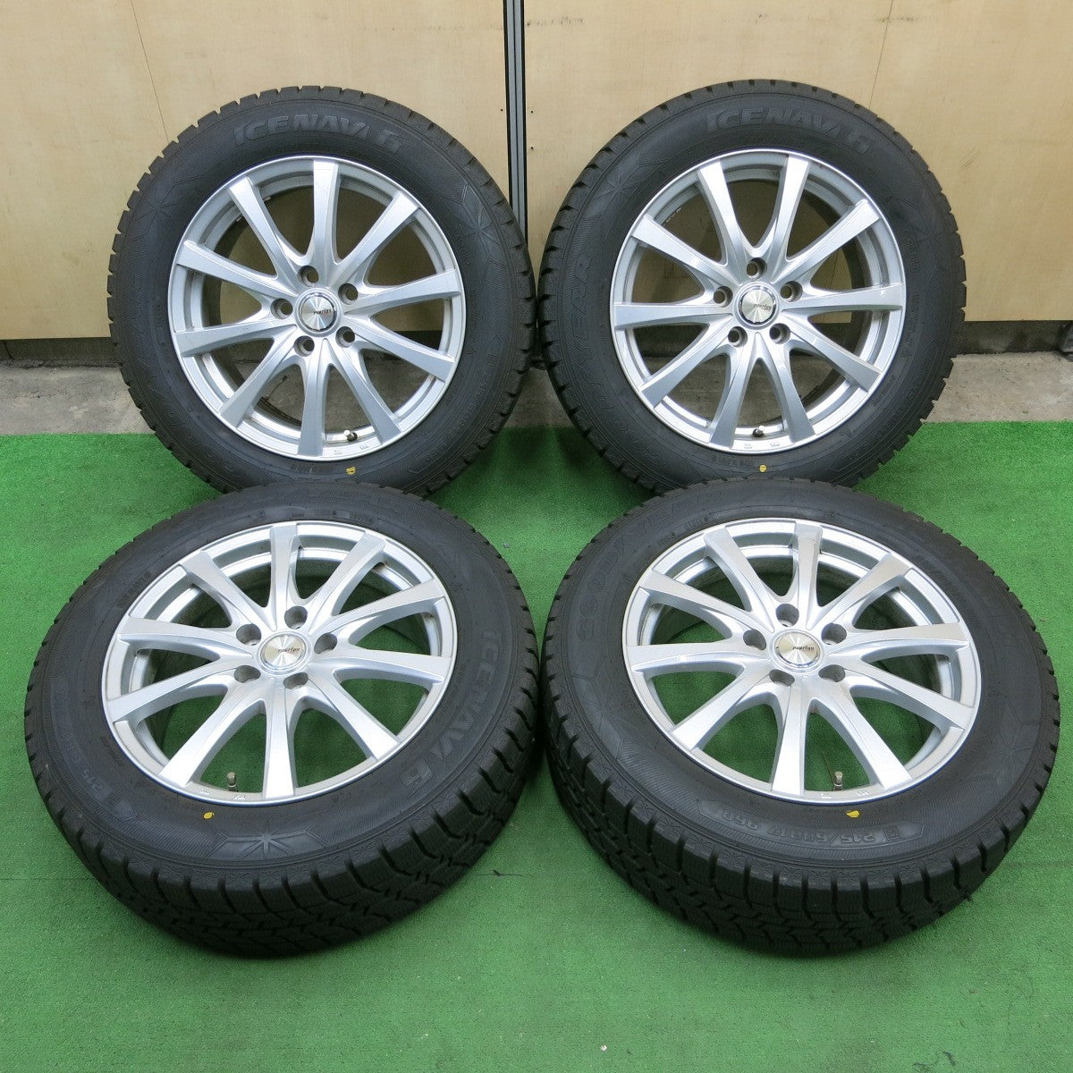 *送料無料* バリ溝！9.5分以上★スタッドレス 215/60R17 グッドイヤー アイスナビ6 ravrion RS01 ラブリオン 17インチ PCD114.3/5H★4061804ナス