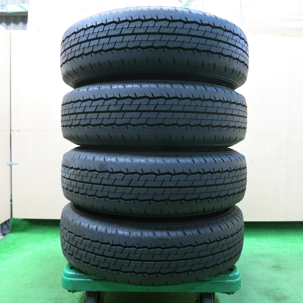 *送料無料* 新車外し！21年★トヨタ 200系 ハイエース 純正 スチール 195/80R15 107/105N ダンロップ SP175N 15インチ PCD139.7/6H★4041604イノ