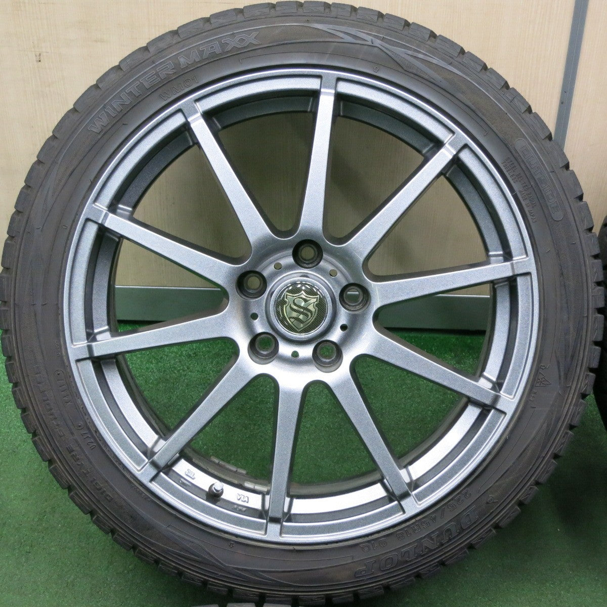 *送料無料* バリ溝！キレイ！9分★スタッドレス 225/45R18 ダンロップ ウインターマックス WM01 社外 アルミ 18インチ PCD114.3/5H★4040907TNス