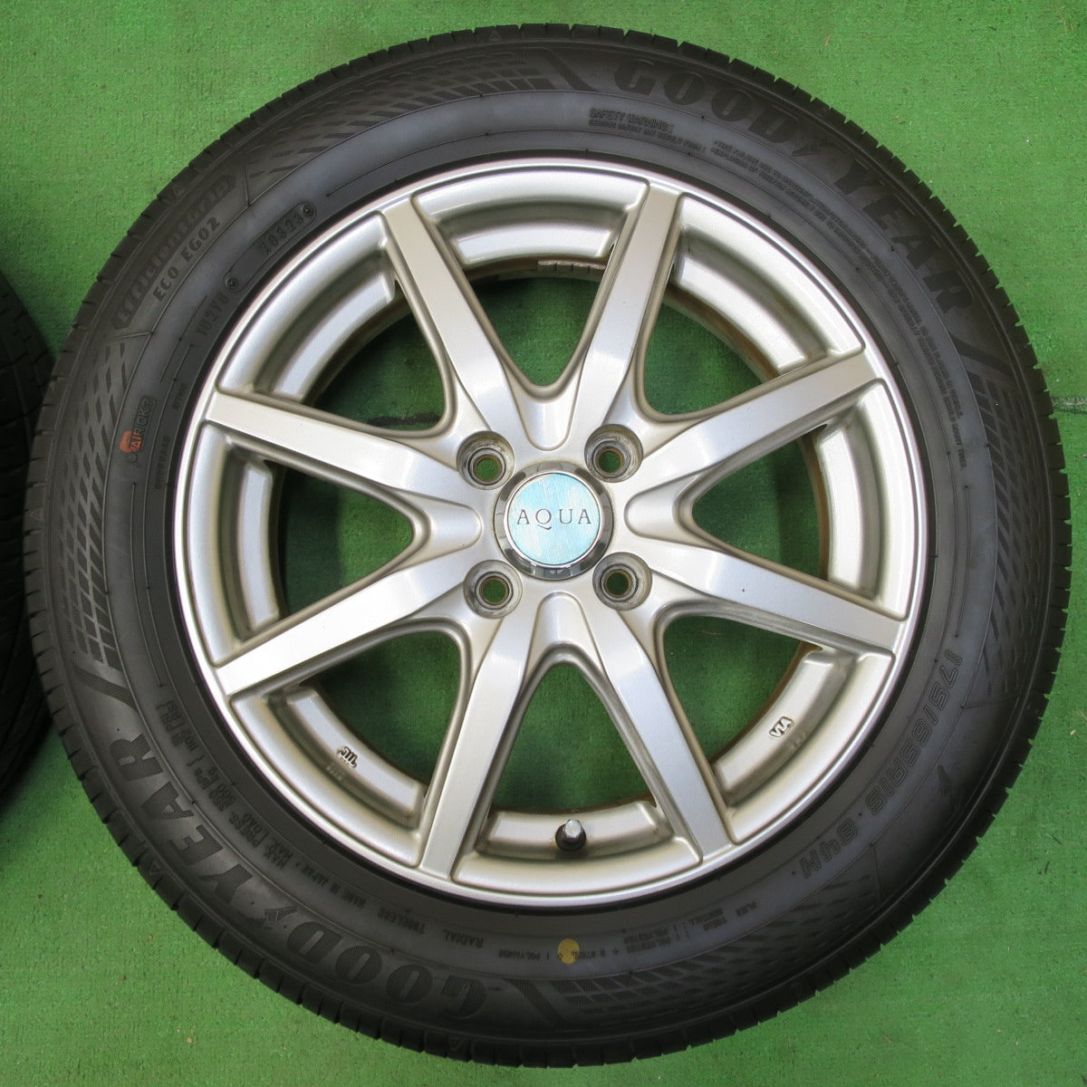 *送料無料* バリ溝！23年！9.5分★175/65R15 グッドイヤー EfficientGrip ECO EG02 AQUA アクア 15インチ PCD100/4H★4081702イノ