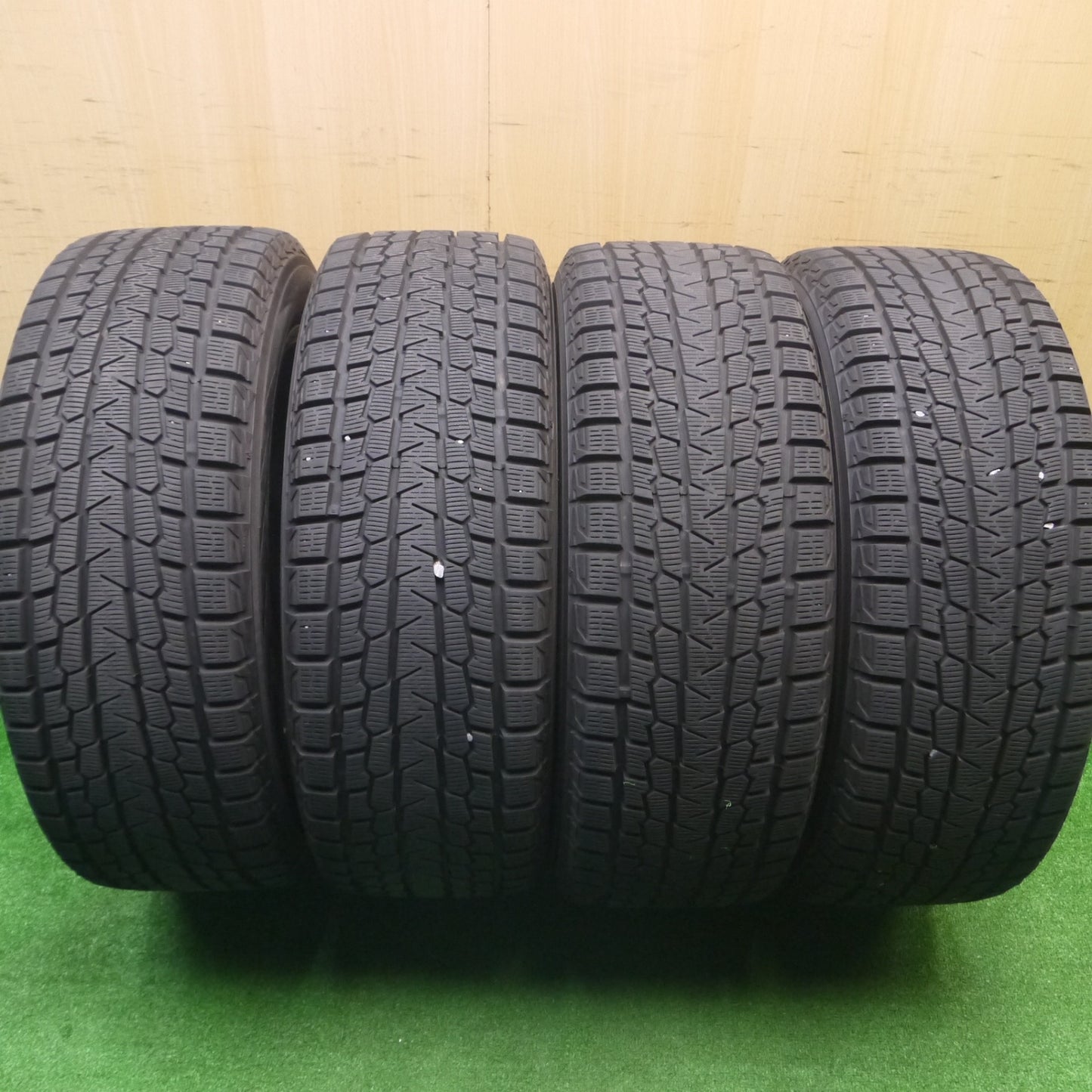 *送料無料* バリ溝！22年！綺麗！9.5分★LEHRMEISTER Vassano 235/55R19 スタッドレス ヨコハマ アイスガード G075 レアマイスター ヴァッサーノ PCD114.3/5H★4090903Hス