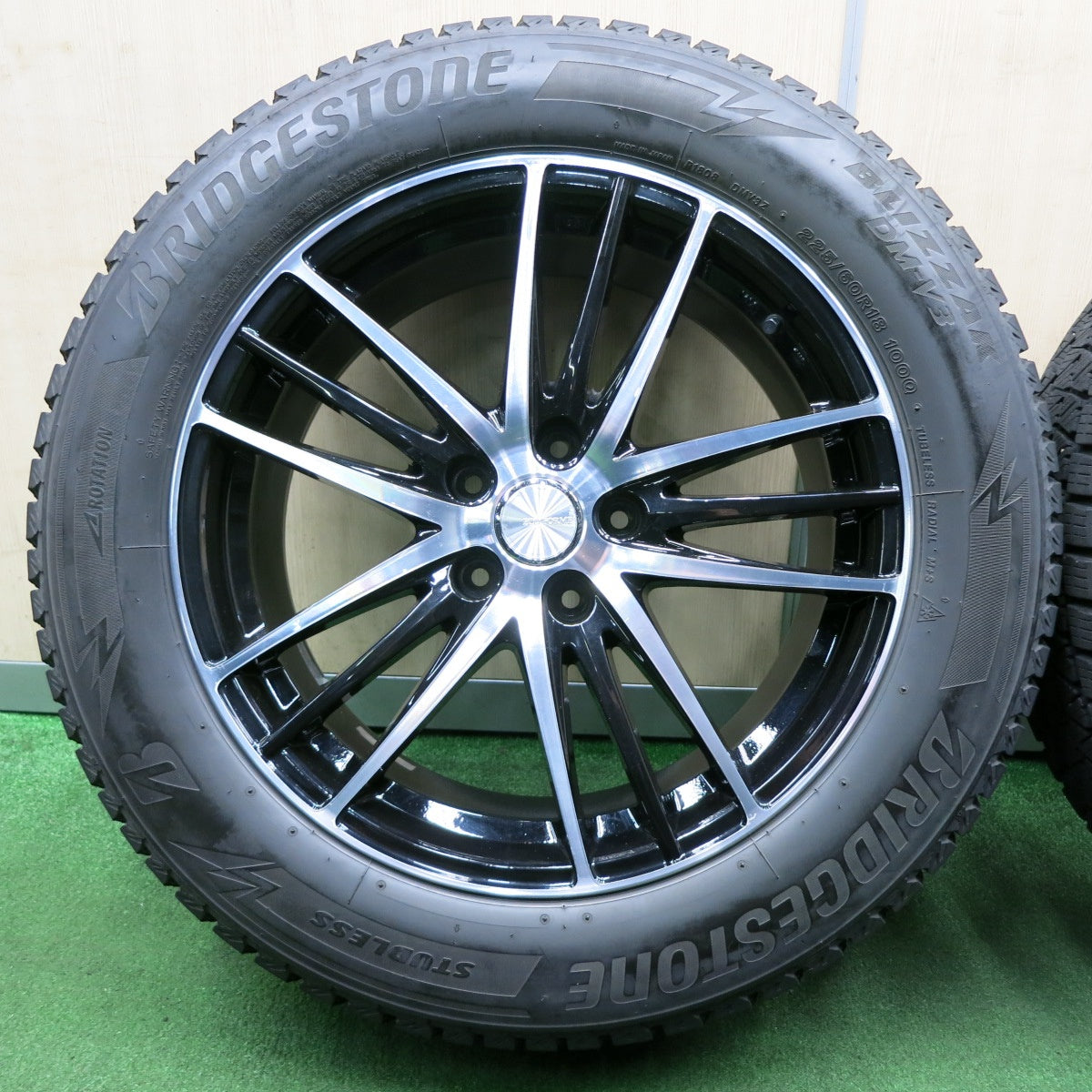 *送料無料* 4本価格★スタッドレス 225/60R18 ブリヂストン ブリザック DM-V3 ECO FORME エコフォルム 18インチ PCD114.3/5H★4041503NJス