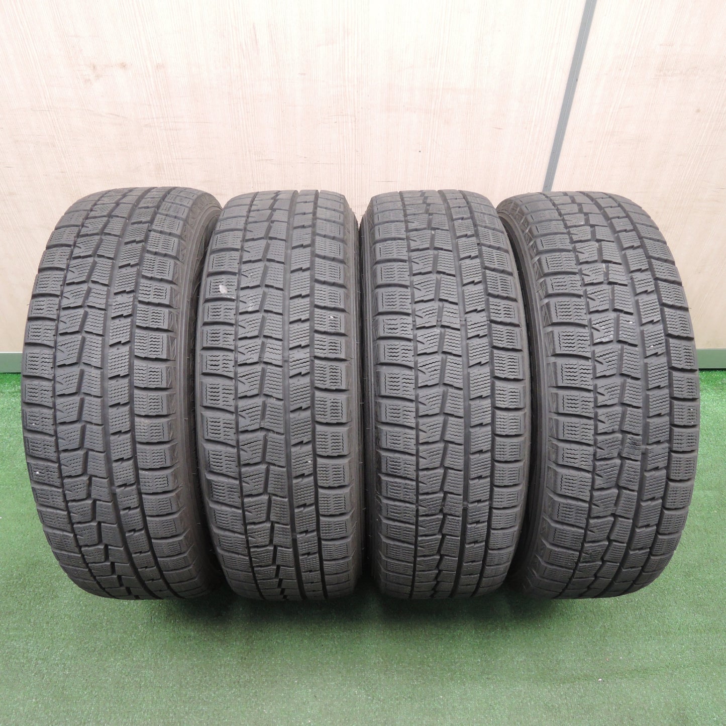 *送料無料* バリ溝！9.5分★スタッドレス 195/65R15 ダンロップ ウインターマックス WM01 ravrion RM01 ラブリオン PCD114.3/5H★4031310TNス