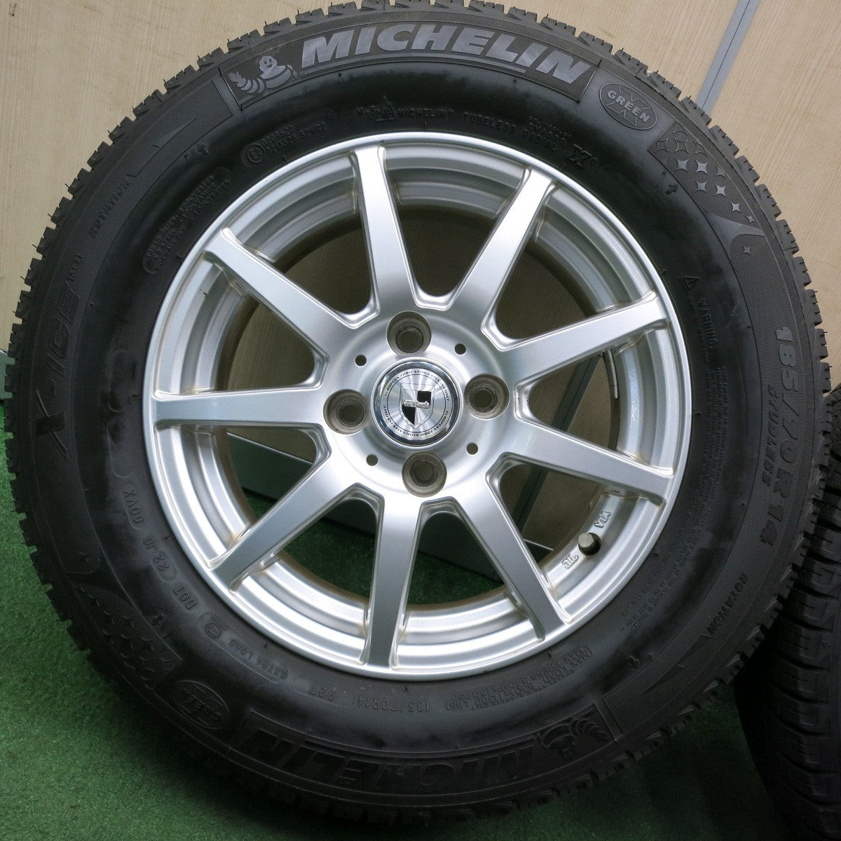 *送料無料* バリ溝！キレイ！8.5分★スタッドレス 185/70R14 ミシュラン X-ICE XI3 GMach 14インチ PCD100/4H★4040301NJノ