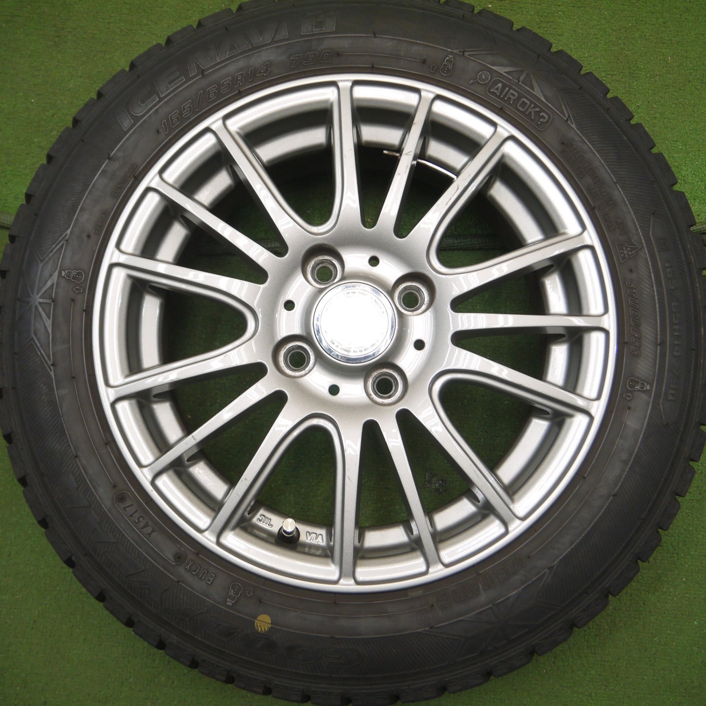 *送料無料* バリ溝！キレイ！8.5分★スタッドレス 165/65R14 グッドイヤー アイスナビ6 ravrion selzer ラブリオン 14インチ PCD100/4H★4051508Hス