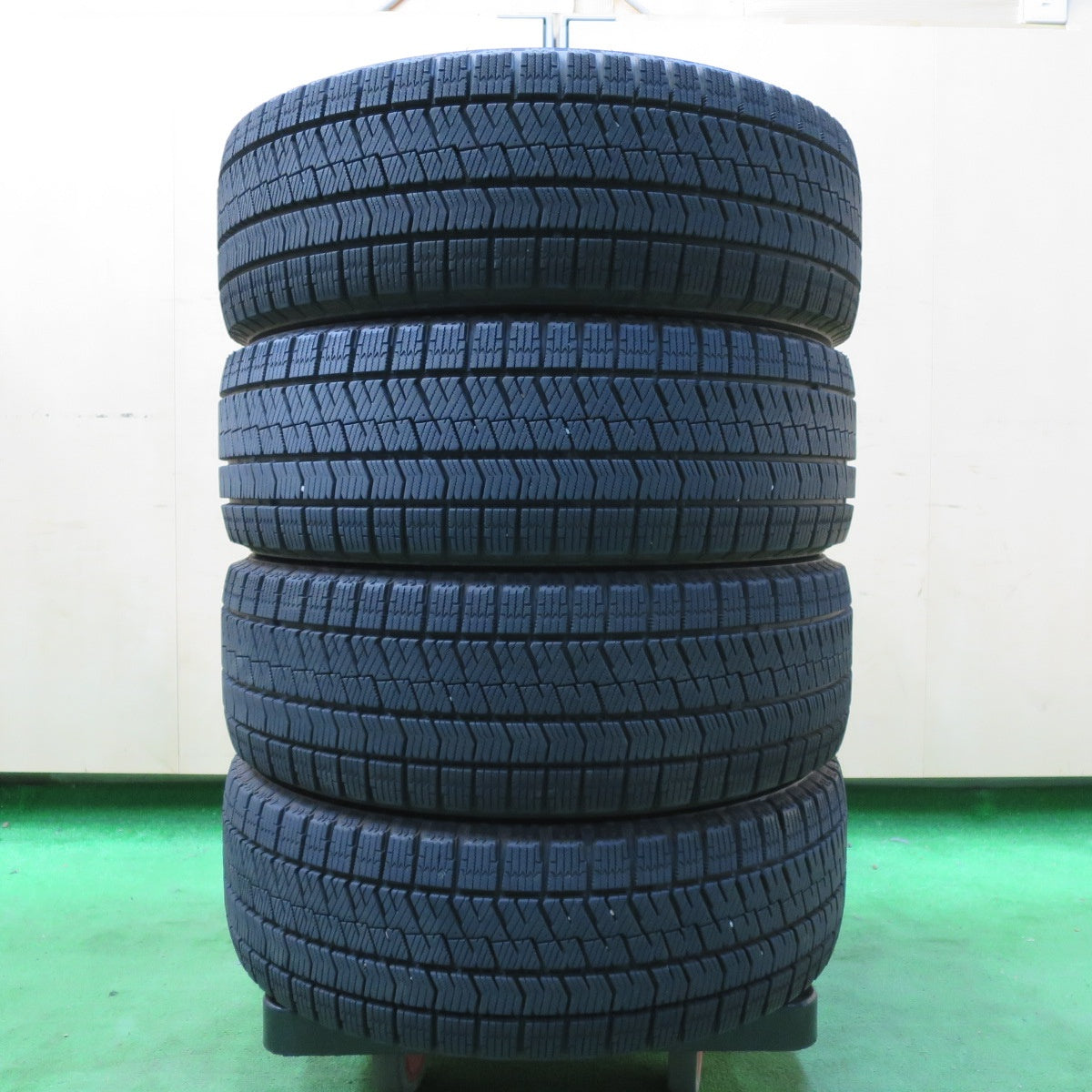 *送料無料* バリ溝！20年！キレイ！9.5分★スタッドレス 175/55R15 ブリヂストン ブリザック VRX2 SCHNEIDER シュナイダー 15インチ PCD100/4H★4072404イス