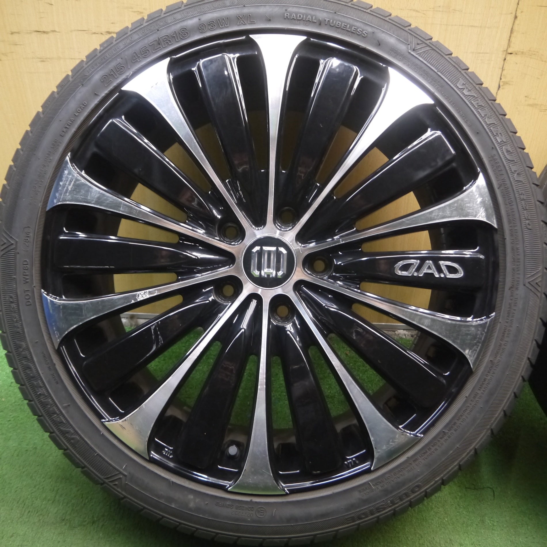 *送料無料* 4本価格★D.A.D GARSON VELUGA 215/45R18 ウィンラン R330 DAD ギャルソン ヴェルーガ  PCD114.3/5H★4042402Hノ