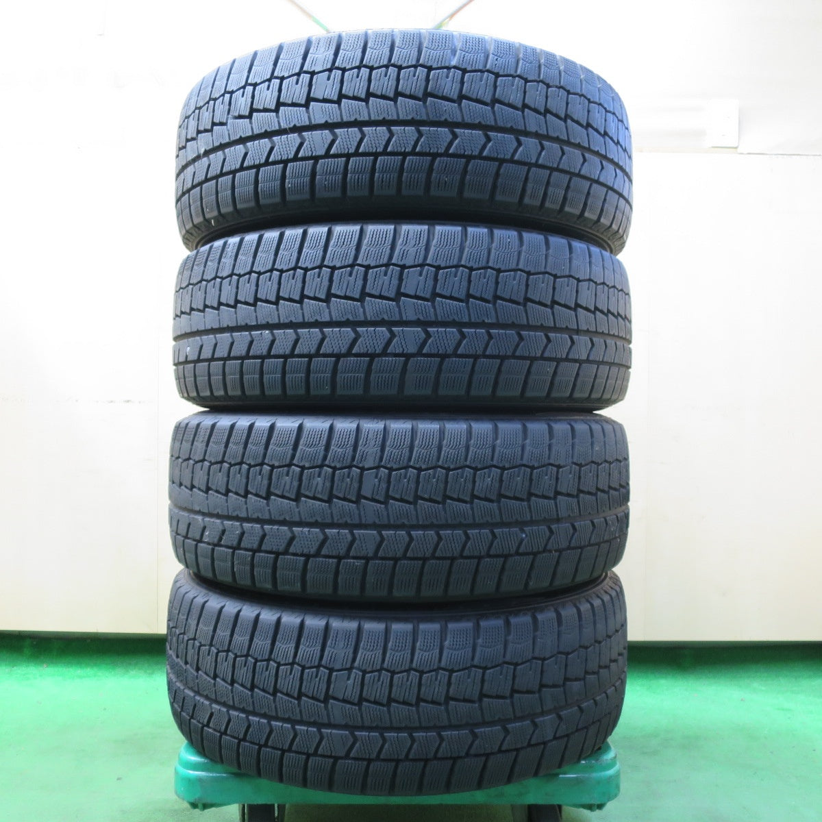 *送料無料* バリ溝！21年！8.5分★スタッドレス 225/50R18 ダンロップ ウインターマックス WM02 Precious プレシャス 18インチ PCD114.3/5H★4071205イス