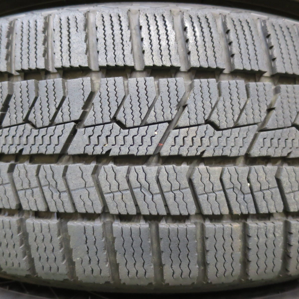 *送料無料* バリ溝！22年！9.5分★スタッドレス 195/65R15 トーヨー オブザーブ GIZ2 SEVAL 15インチ PCD114.3/4H 5H マルチ★4082901イス