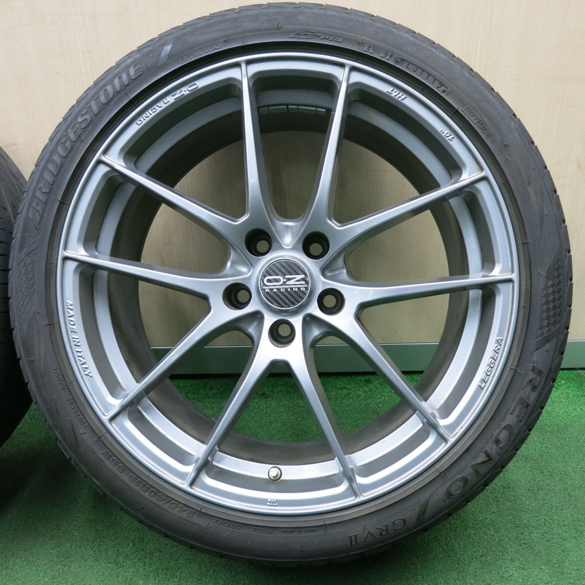 *送料無料* キレイ★O・Z RACING 245/40R19 ブリヂストン レグノ GRV2 OZレーシング 19インチ PCD114.3/5H★4051104NJノ