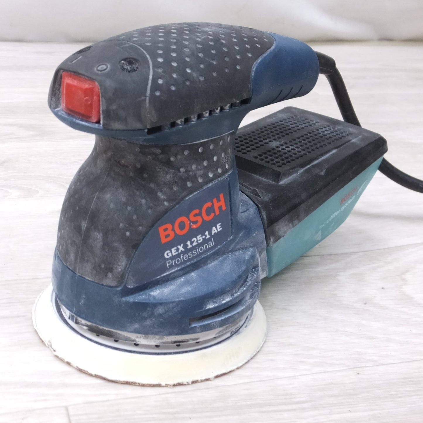 [送料無料] 付属品付き◆ボッシュ BOSCH 吸じん ランダム アクション サンダー GEX 125-1AE 100V 50/60Hz 2.5A 250W サンディングペーパー 電動 工具◆