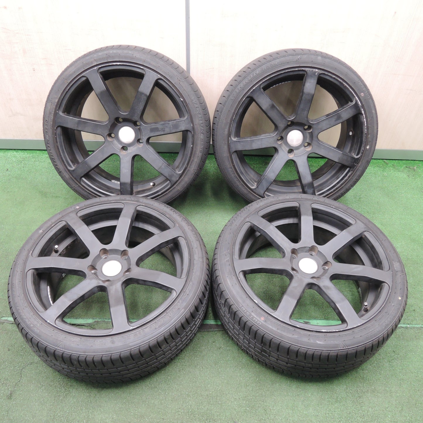 *送料無料* バリ溝！21年！8.5分★BMW 等 GRORA GS107 ERST 225/40R19 ウィンラン R330 エアスト グローラ 19インチ PCD120/5H★4030412NJノ