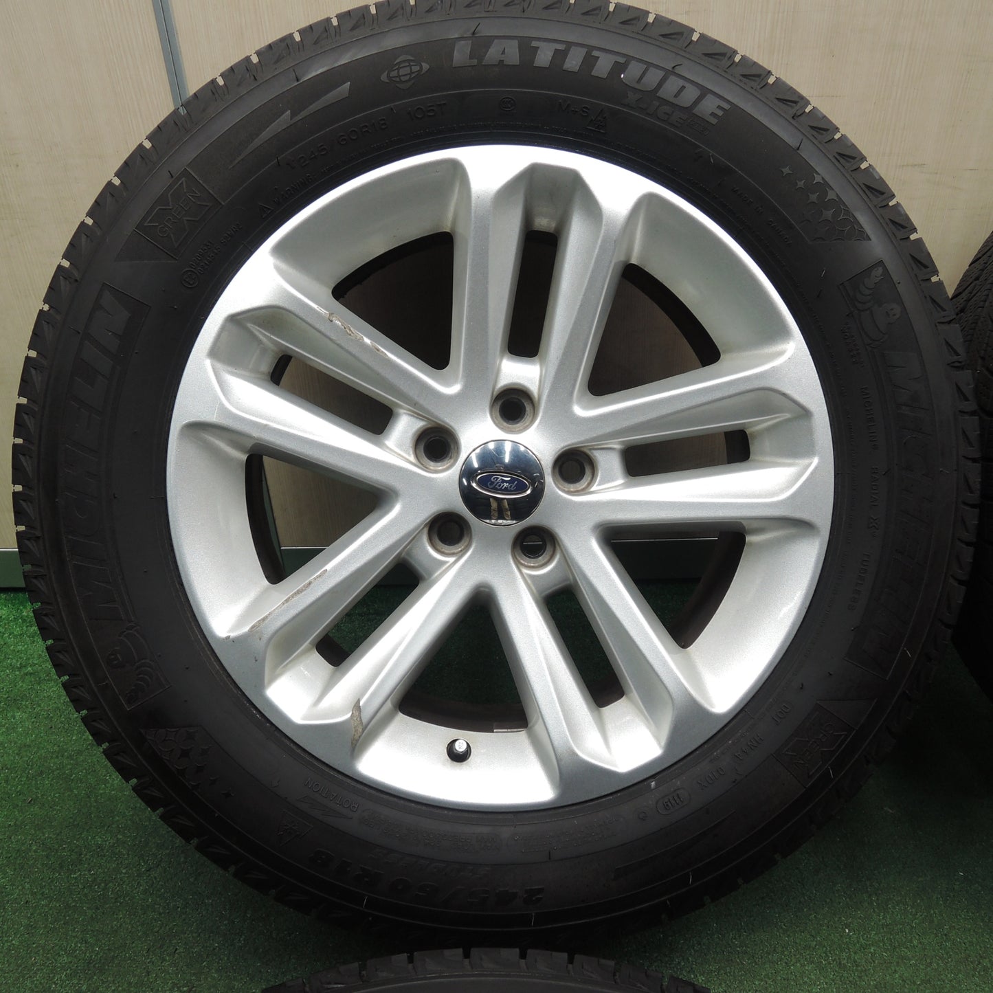 *送料無料* バリ溝！9.5分★フォード エクスプローラー 純正 スタッドレス 245/60R18 ミシュラン LATITUDE X-ICE XI2 18インチ PCD114.3/5H★4021302TNス