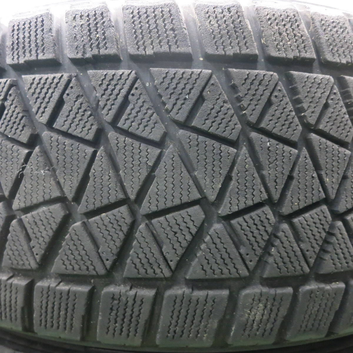 *送料無料* 4本価格★スタッドレス XTREME-J XJ 265/60R18 ブリヂストン ブリザック DM-V2 エクストリームJ PCD139.7/6H★4053107HAス