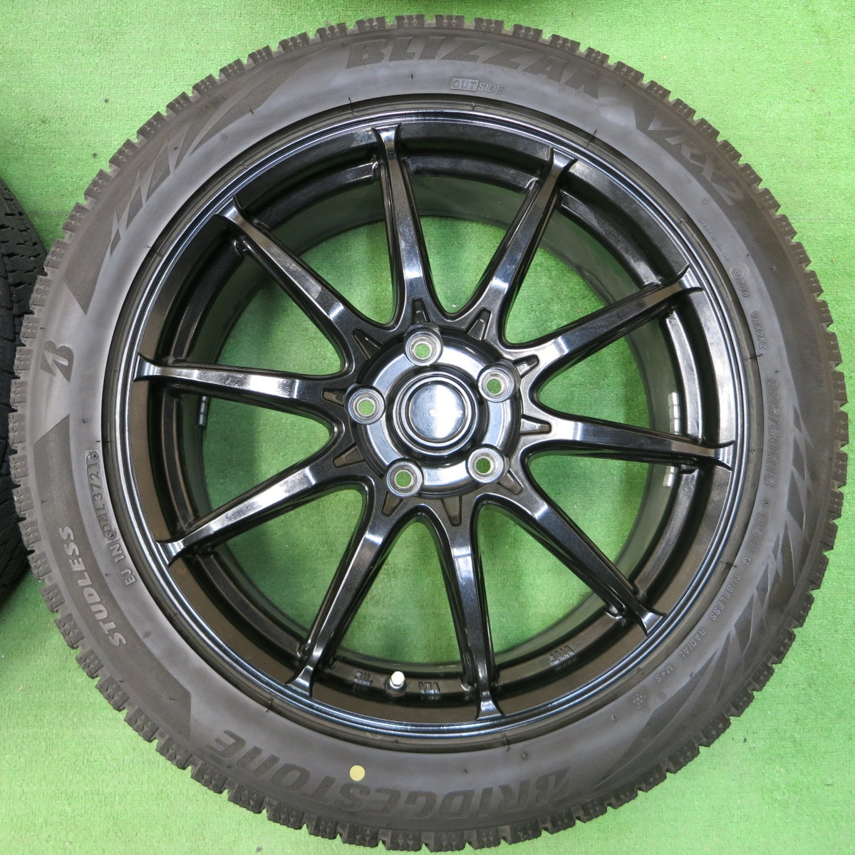 *送料無料* バリ溝！21年！キレイ！9.5分★スタッドレス G-SPEED 225/50R18 ブリヂストン ブリザック VRX2 Gスピード 18インチ PCD114.3/5H★4052706イス