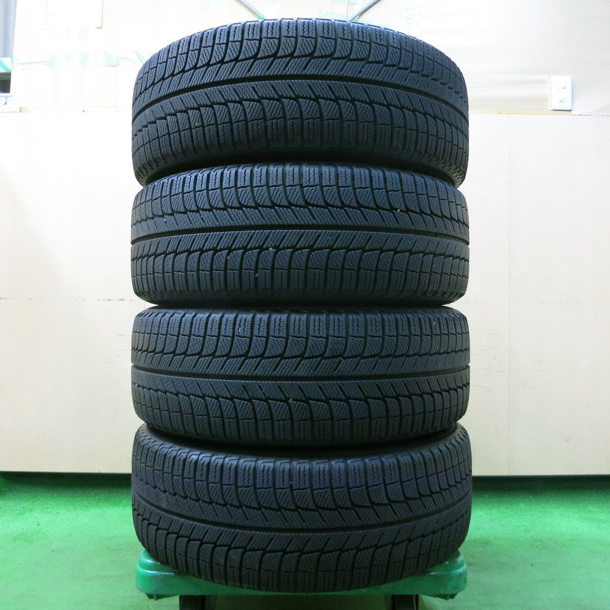 *送料無料* バリ溝！キレイ！9分★スタッドレス 215/55R17 ミシュラン X-ICE3+ ravrion LUMIERE ラブリオン  17インチ PCD114.3/5H★4052307イス