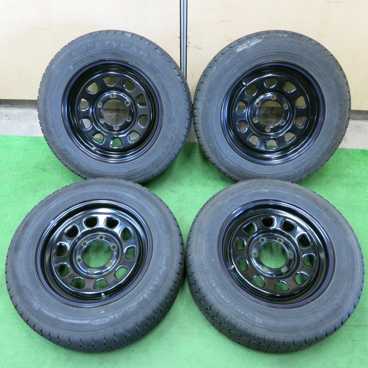 *送料無料* バリ溝！キレイ！9分★DAYTONA デイトナ 215/65R16 スタッドレス グッドイヤー アイスナビ ZEA 16インチ PCD139.7/6H★4070801ナス