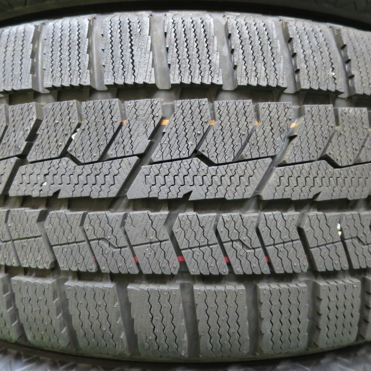 *送料無料* バリ溝！22年！キレイ！ほぼ10分★スタッドレス LEONIS NAVIA06 215/55R17 トーヨー オブザーブ GIZ2 AMF レオニス ナヴィア PCD114.3/5H★4060801イス