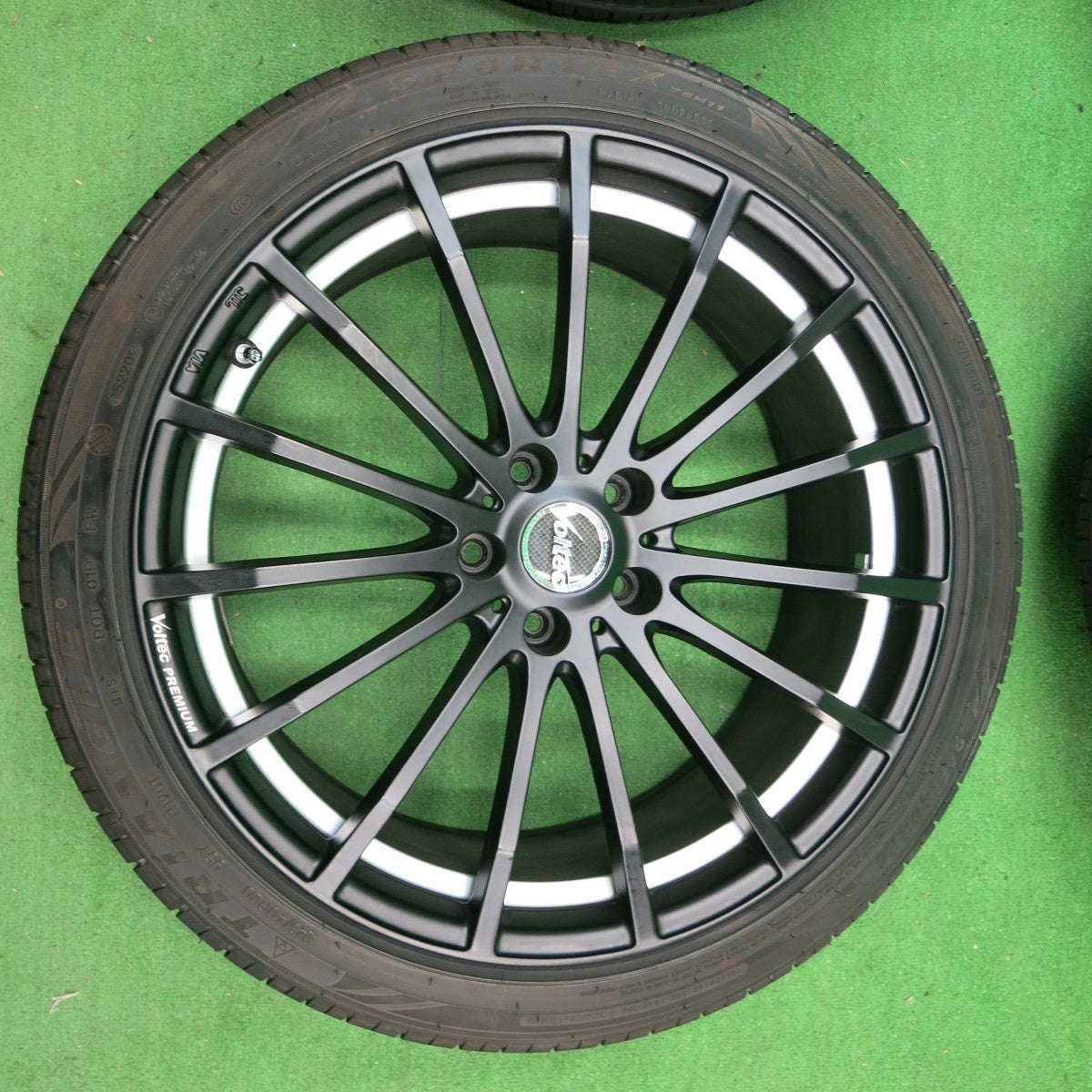 *送料無料* バリ溝！20年！綺麗！ほぼ10分★VOLTEC PREMIUM R15 インターミラノ 245/40R20 トライアングル  SPORTEX TSH11 ボルテック PCD114.3/5H★4052802ナノ