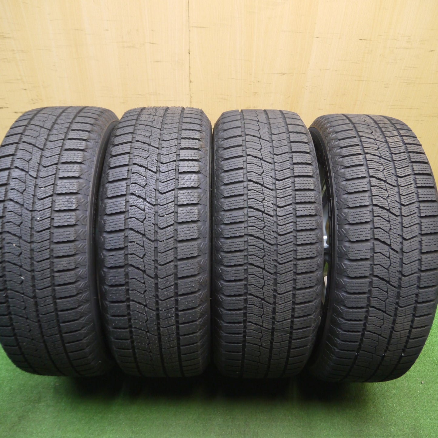 [送料無料] 超バリ溝！23年！キレイ！ほぼ10分★スタッドレス 215/60R16 トーヨー オブザーブ GIZ2 AXEL Three アクセル 16インチ PCD114.3/5H★5010808Hス